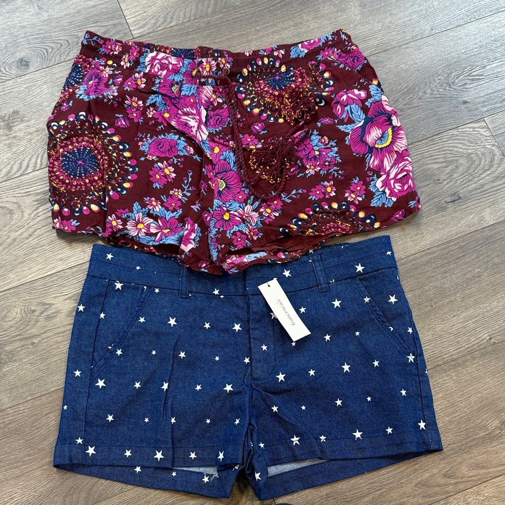 Floral and Star Patterned Women's Shorts Set lot of 2 nwt